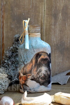 стъклена бутилка 200 мл с диво прасе и ловно куче