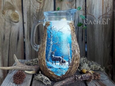 Стилна стъклена кана с ловни мотиви - перфектният подарък за мъжете, които се наслаждават на ловни приключения.